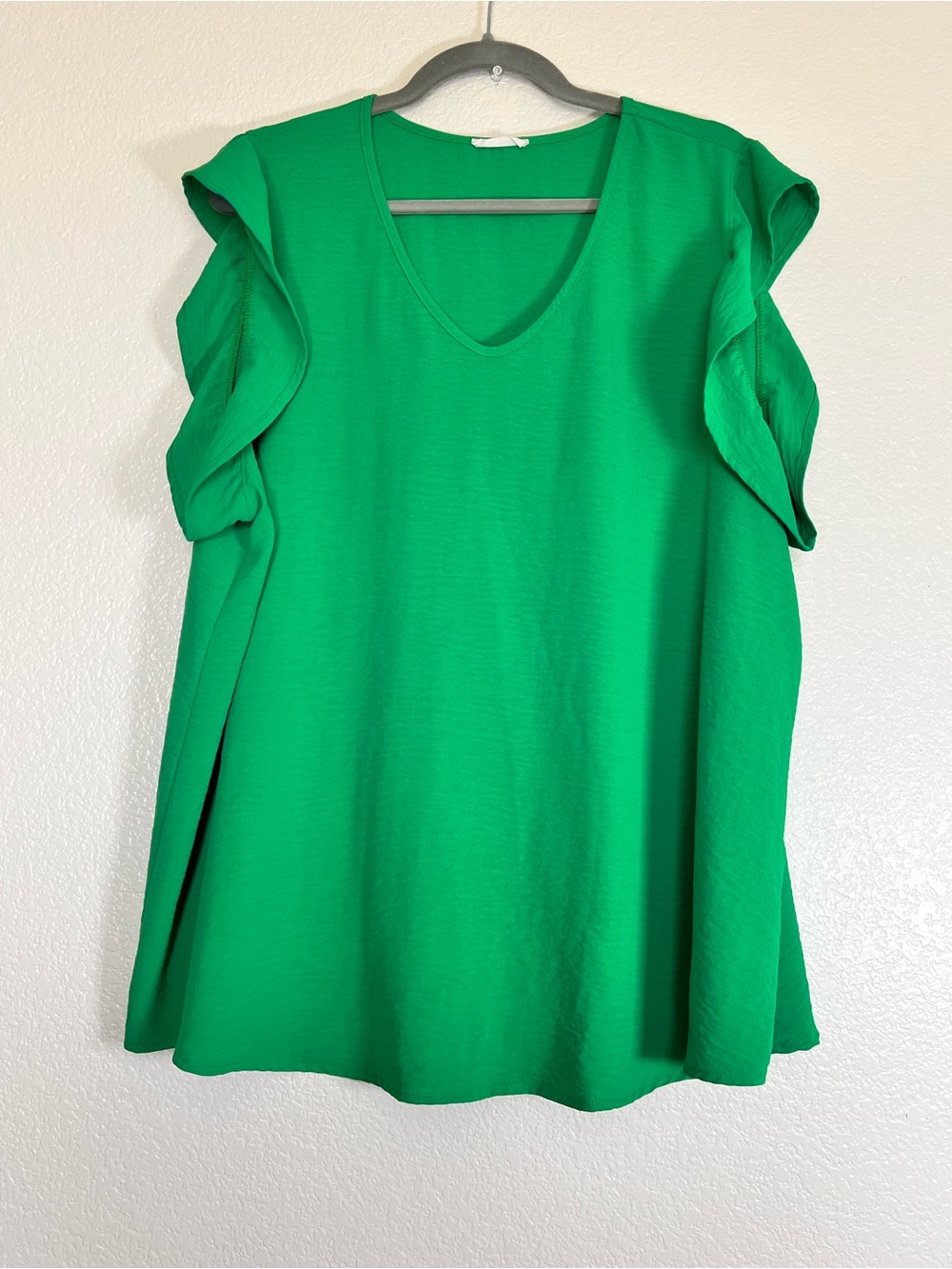 Green ruffle shoulder blouse, size 2X